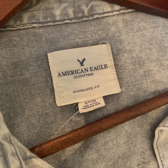 Oversized distressed American eagle jean jacket - Picture 3 of 6